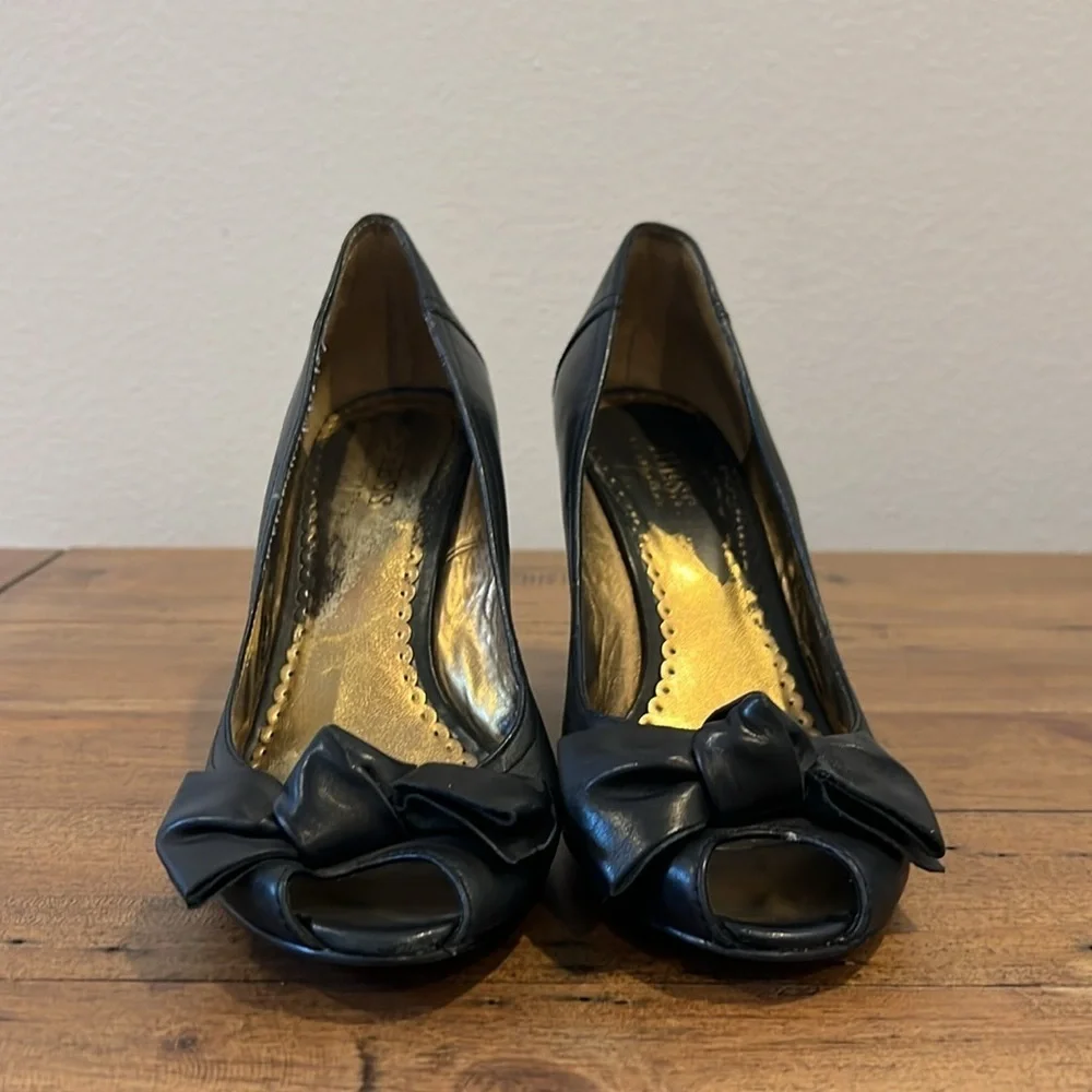 Guess pillow peep toe leather wedge 7.5